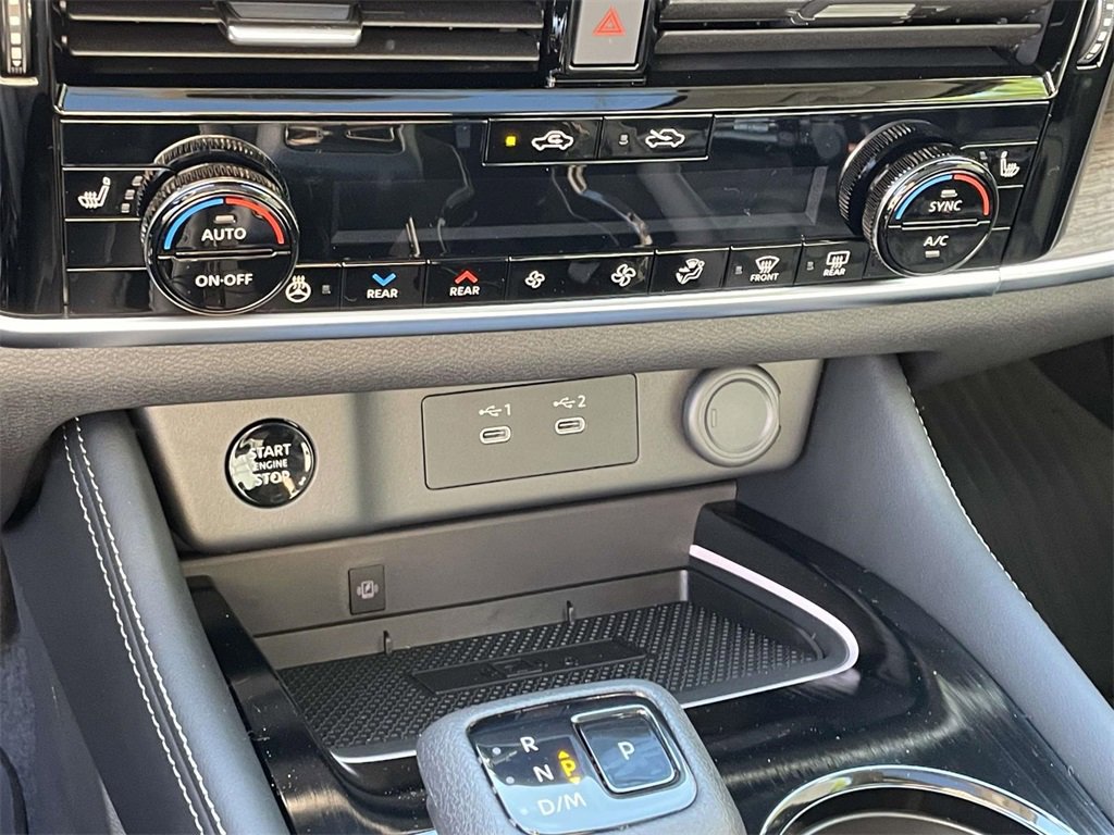 New 2026 Nissan Rogue Platinum image 18