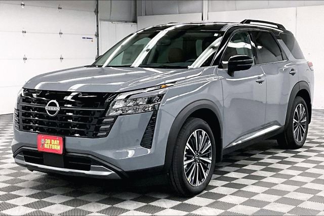 New 2026 Nissan Pathfinder Platinum AWD/4WD image 3