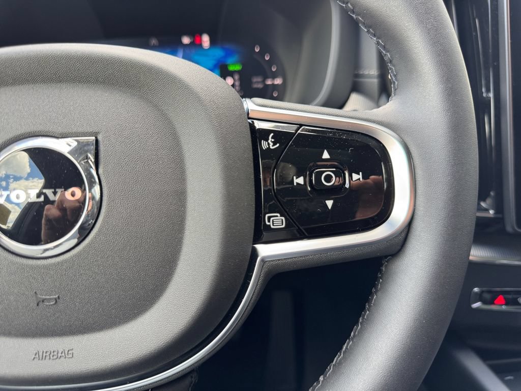 New 2026 Volvo XC60 T8 Ultra w/ Protection Package Premier AWD/4WD image 17