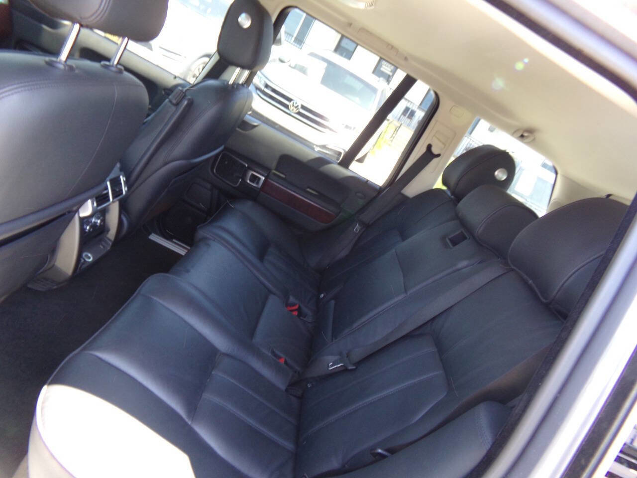 Used 2012 Land Rover Range Rover HSE image 10