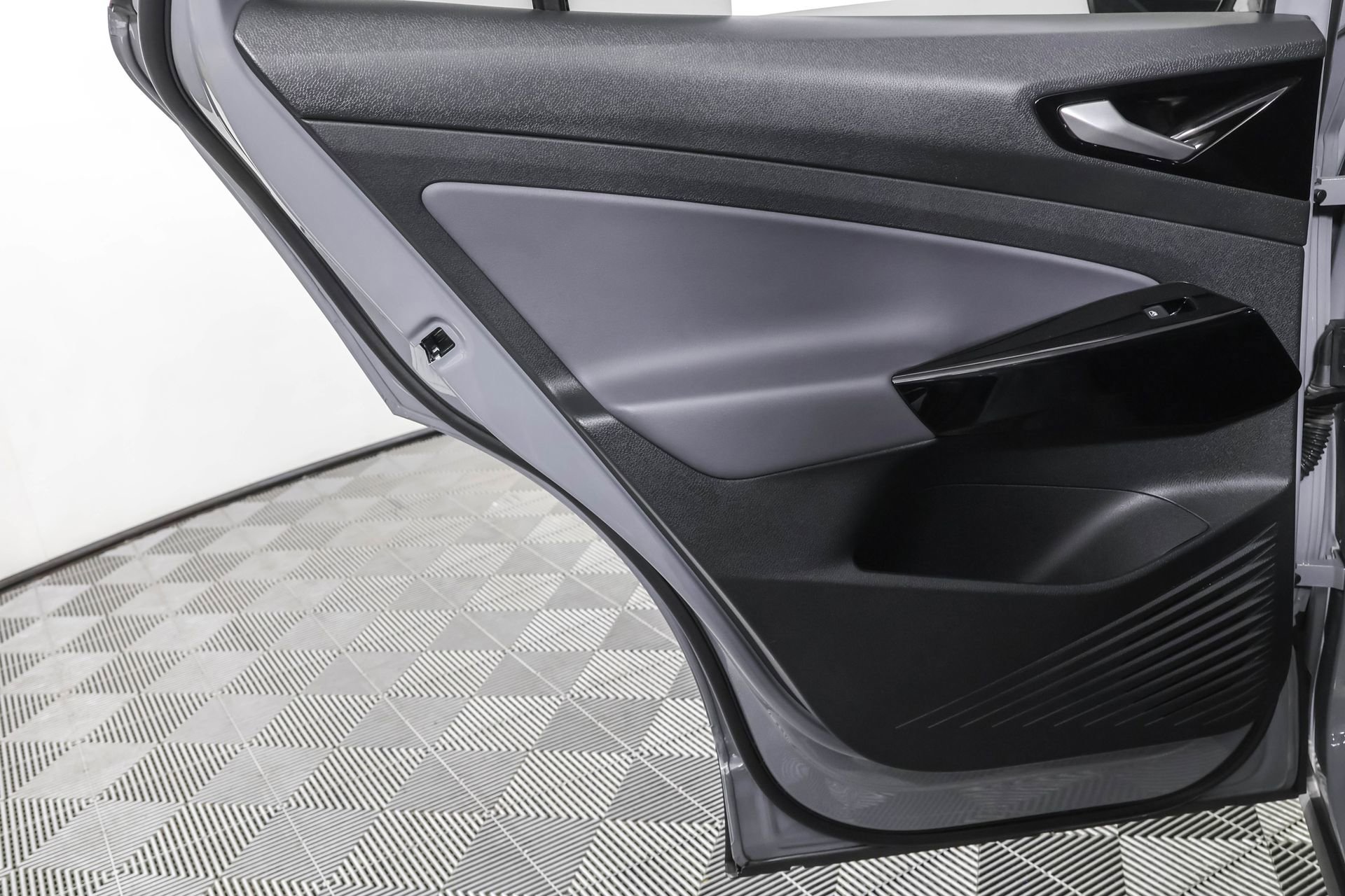 Used 2022 Volkswagen ID.4 Pro image 37