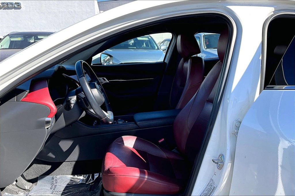 Used 2019 MAZDA MAZDA3 Hatchback w/ Premium Package FWD image 14