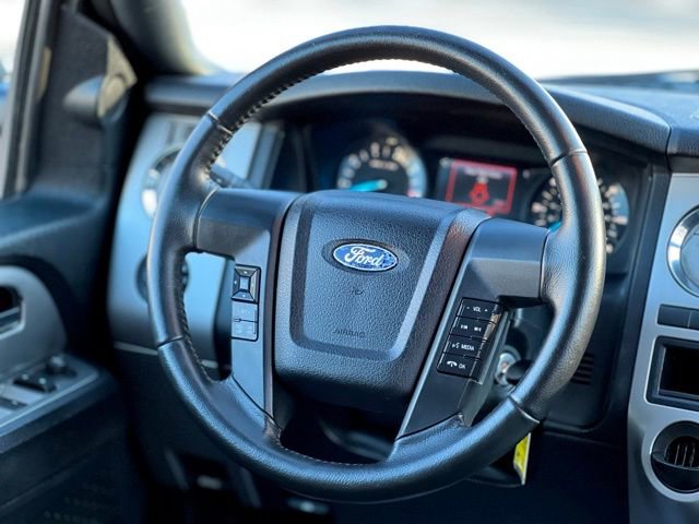 Used 2017 Ford Expedition XLT RWD image 34