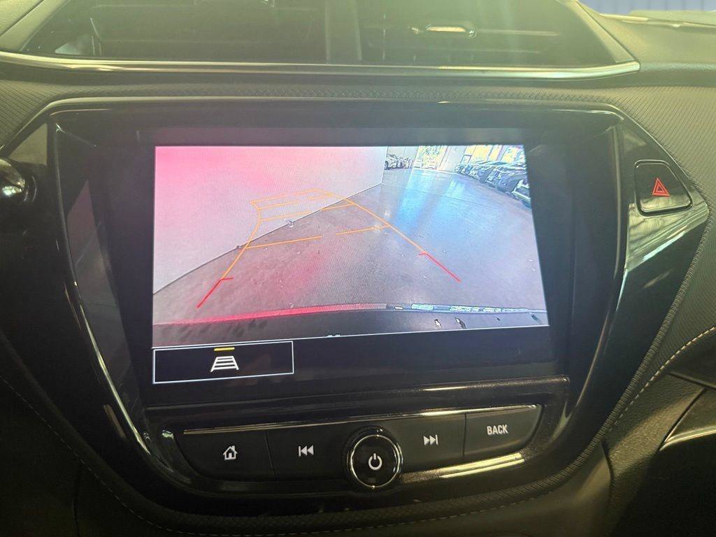 Used 2023 Chevrolet TrailBlazer ACTIV w/ Sun and Liftgate Package FWD image 3