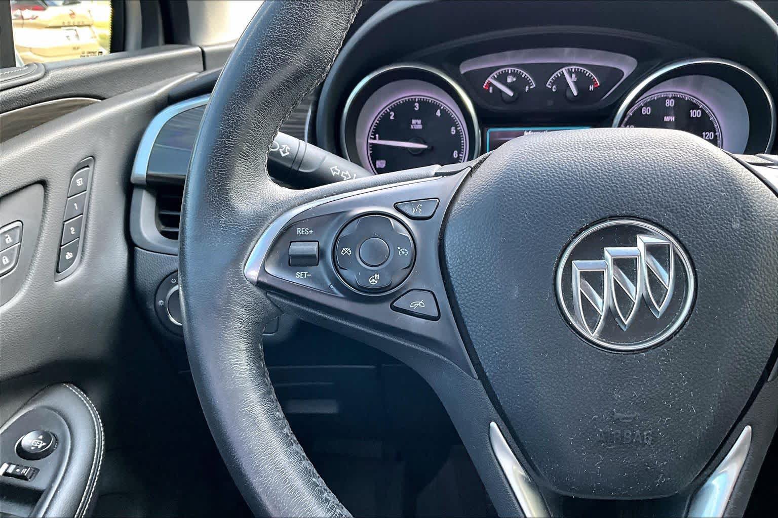 Used 2019 Buick Envision Essence FWD image 18