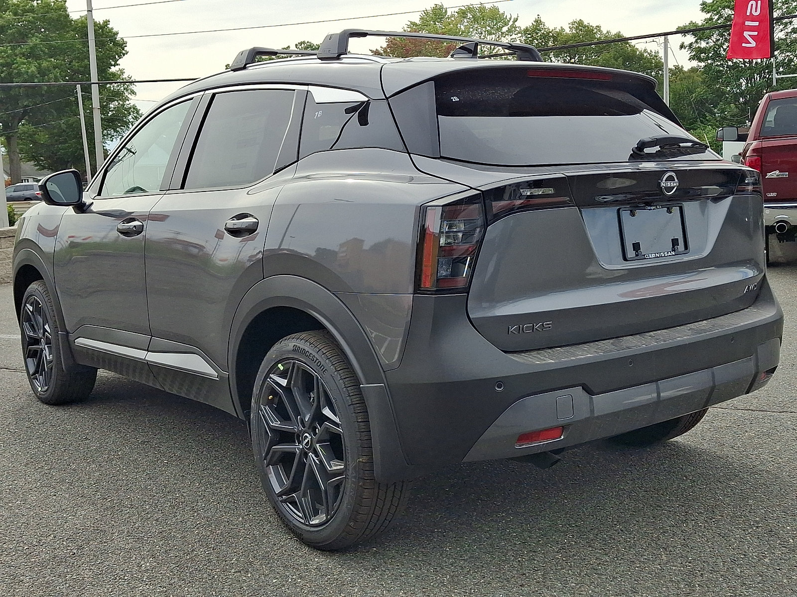 New 2027 Nissan Kicks SR AWD/4WD image 3