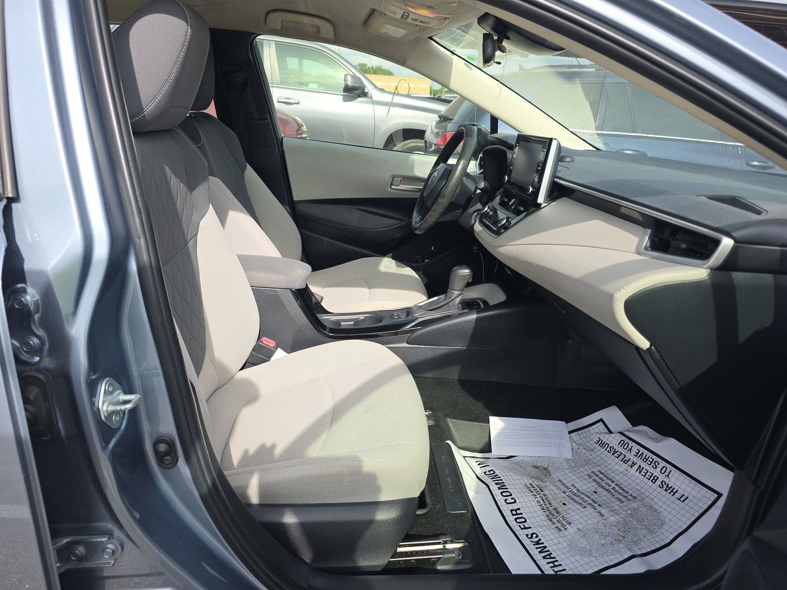 Used 2020 Toyota Corolla LE FWD image 11