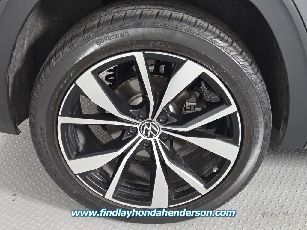 Used 2025 Volkswagen Atlas Cross Sport SEL Premium R-Line AWD/4WD image 11