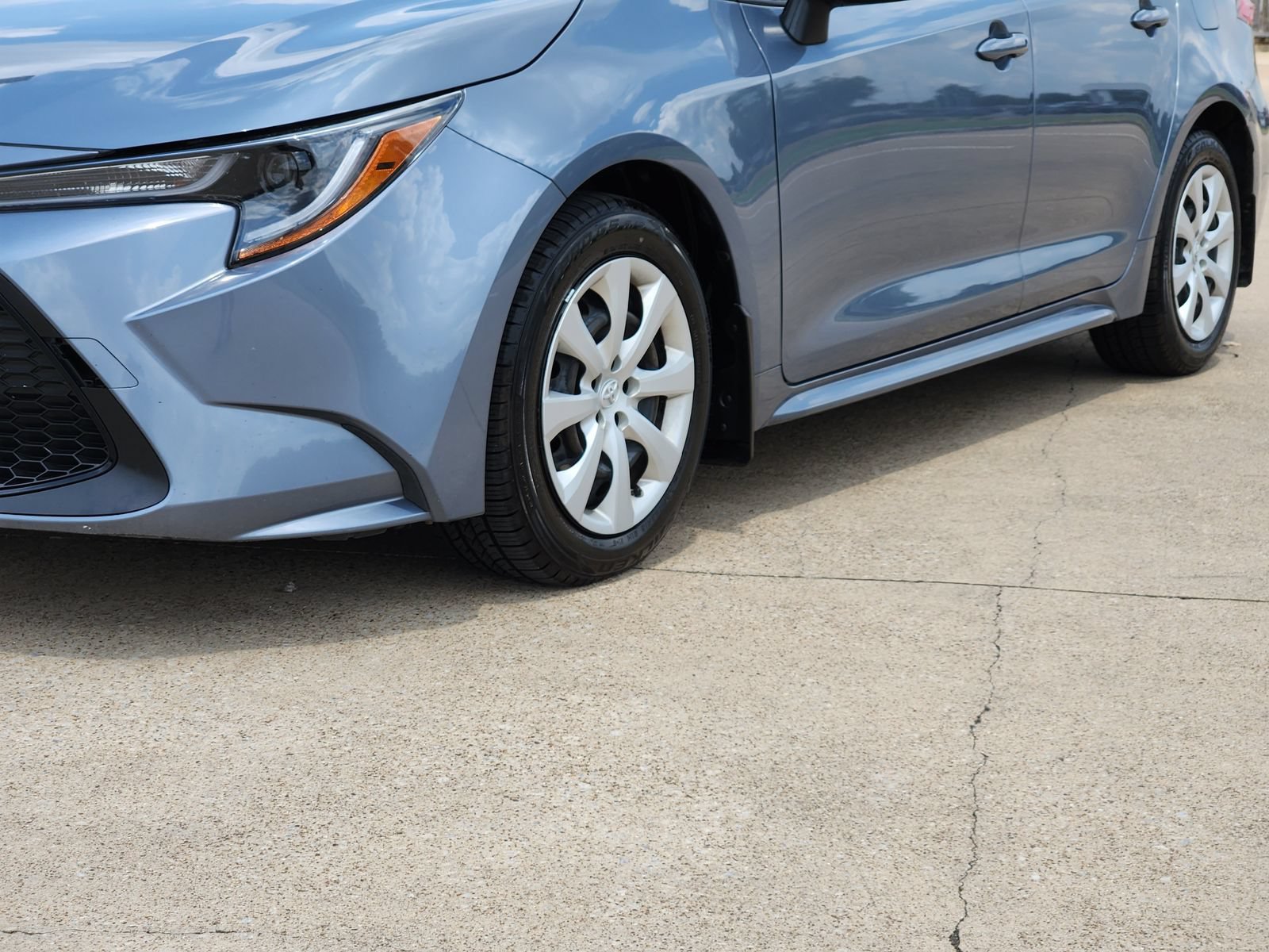 Used 2022 Toyota Corolla LE FWD image 12