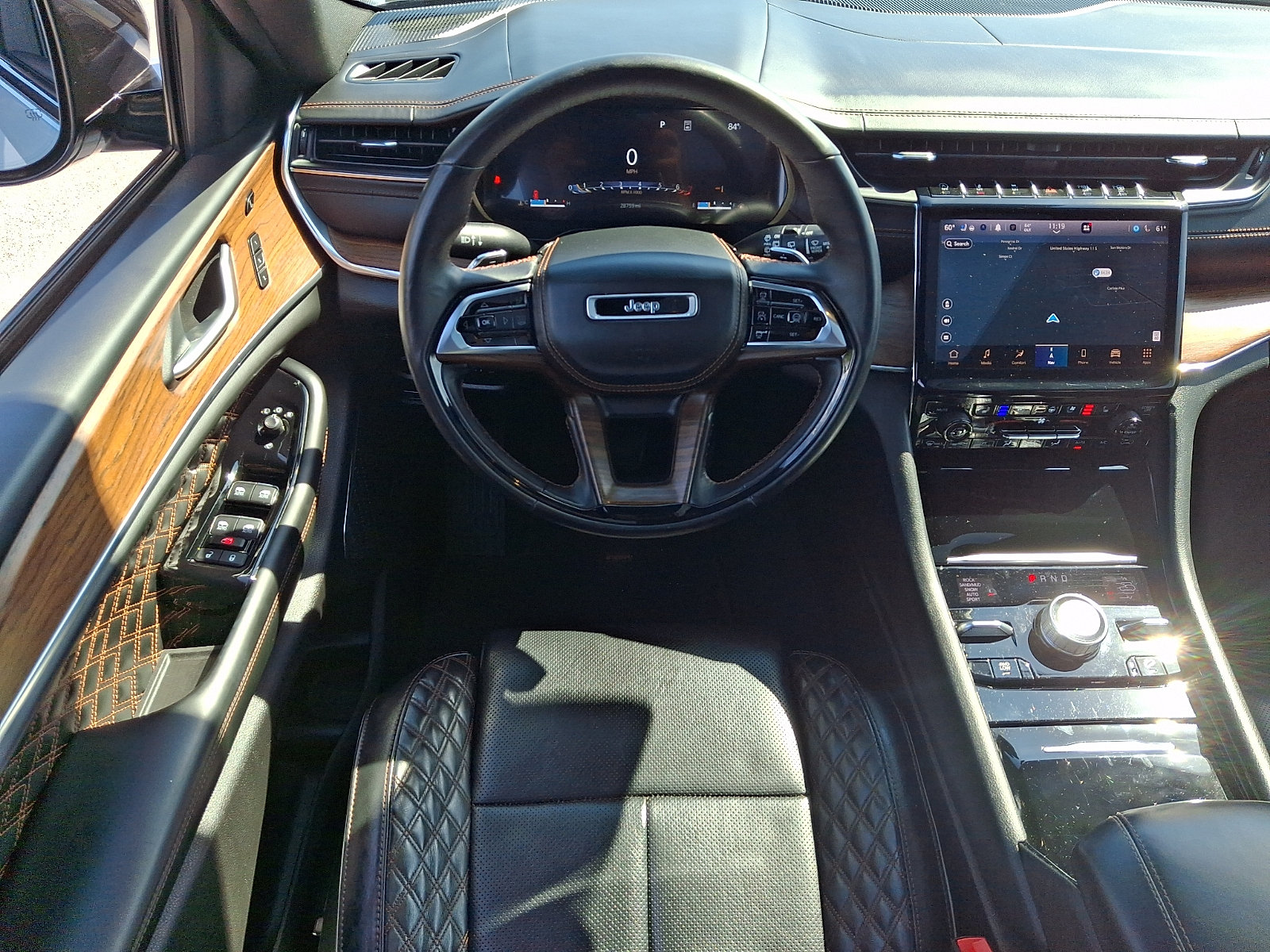 Used 2023 Jeep Grand Cherokee Summit AWD/4WD image 9