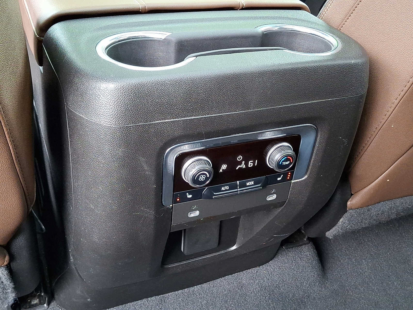 Used 2023 Chevrolet Suburban High Country w/ LPO, Illumination Package AWD/4WD image 11
