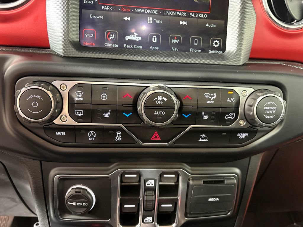 Used 2023 Jeep Gladiator Rubicon w/ Cold Weather Group AWD/4WD image 17