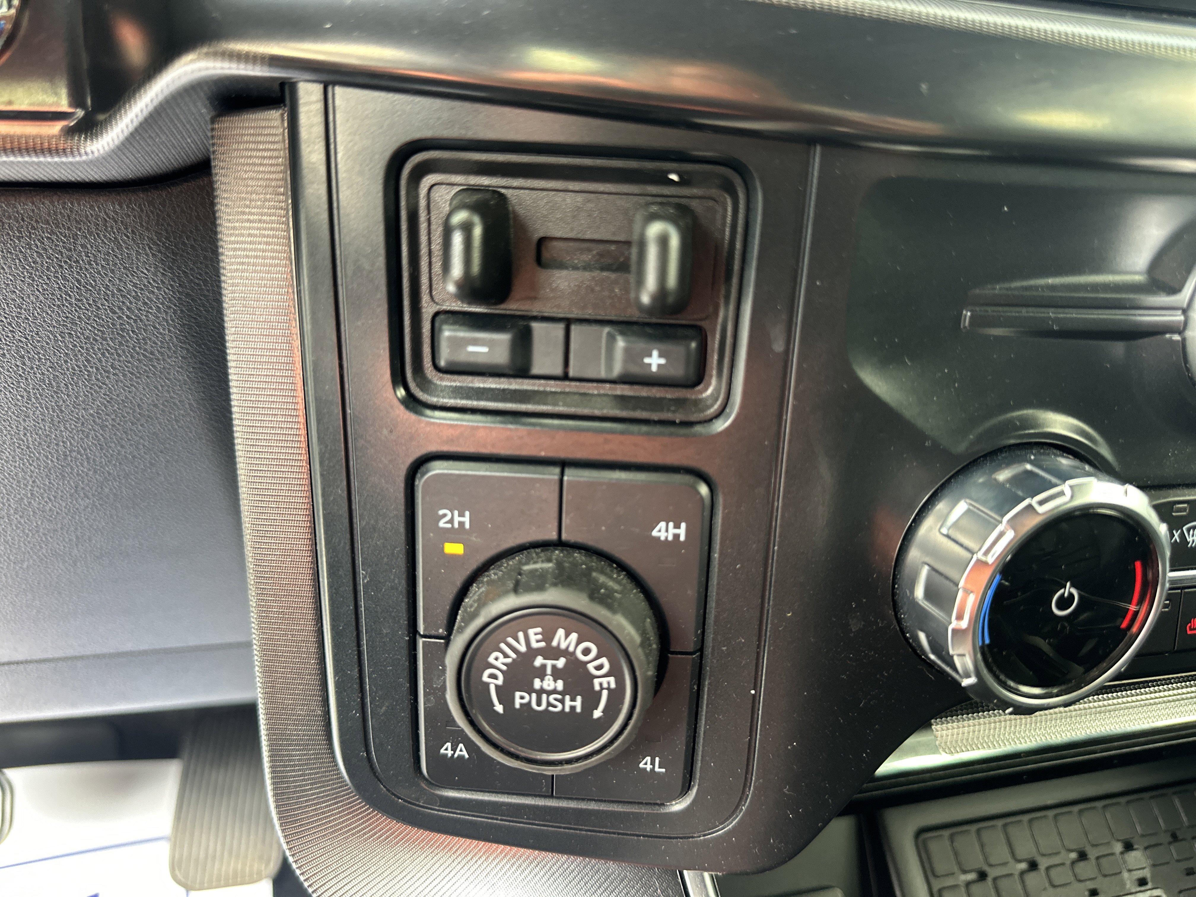Used 2025 Ford F150 Platinum w/ Equipment Group 702A High image 15