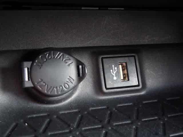 Used 2024 Toyota RAV4 XLE AWD/4WD image 25