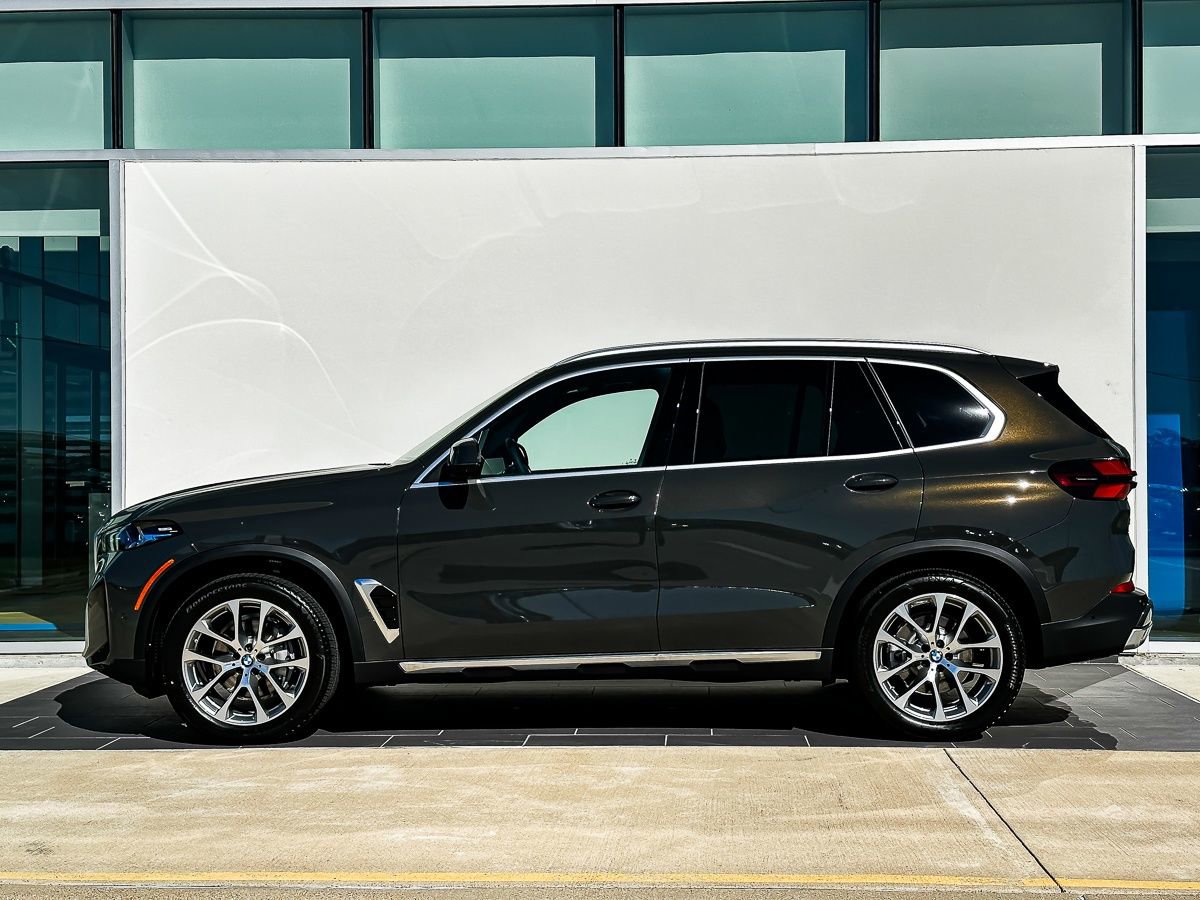 New 2026 BMW X5 xDrive40i w/ Premium Package image 8