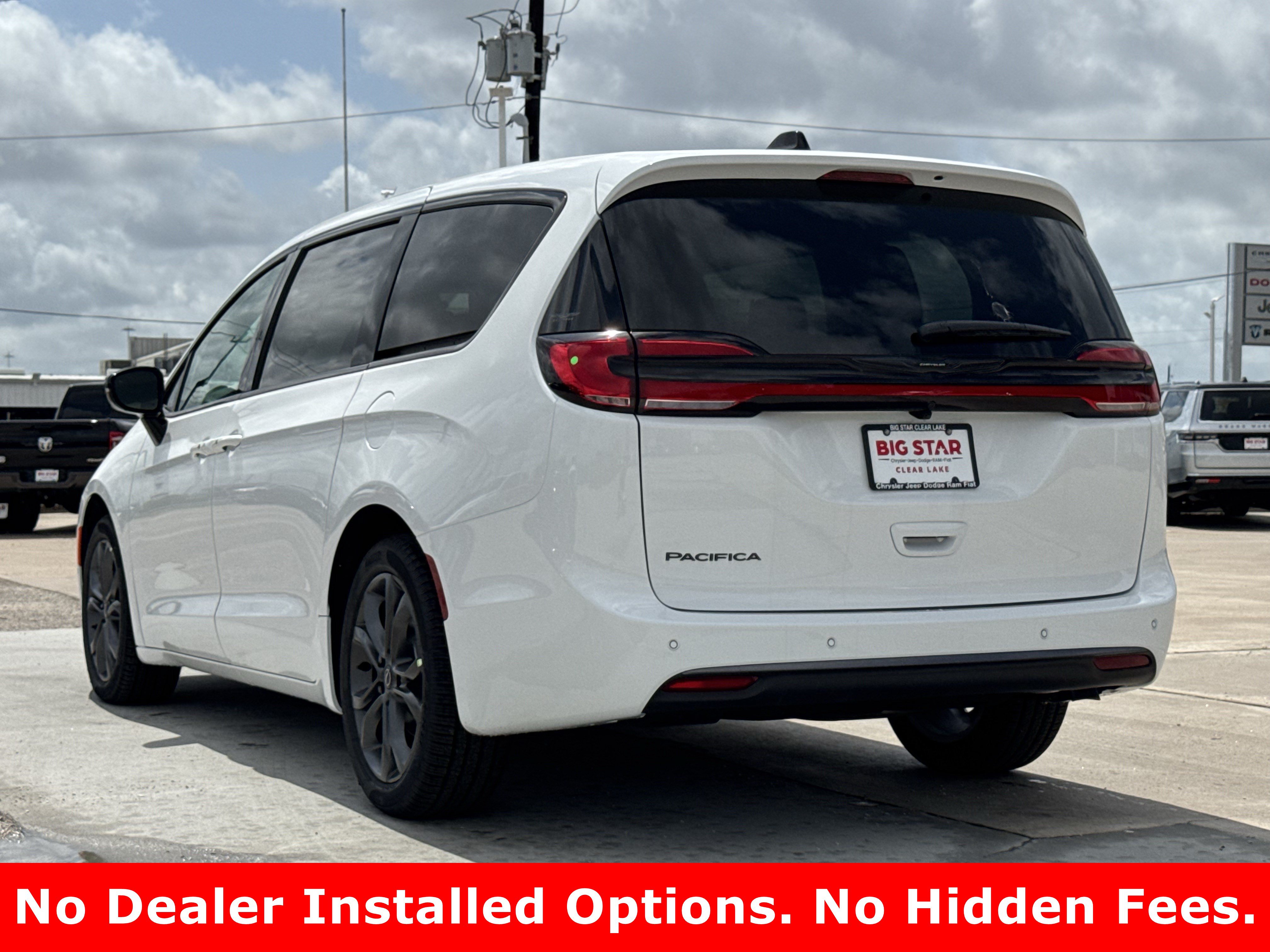 New 2026 Chrysler Pacifica Select FWD image 8