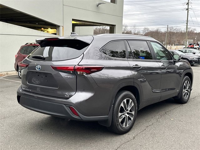 Certified 2024 Toyota Highlander XLE image 4