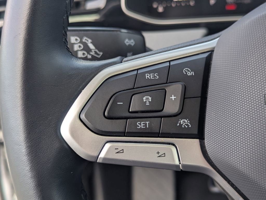 Used 2025 Volkswagen Jetta SE FWD image 20