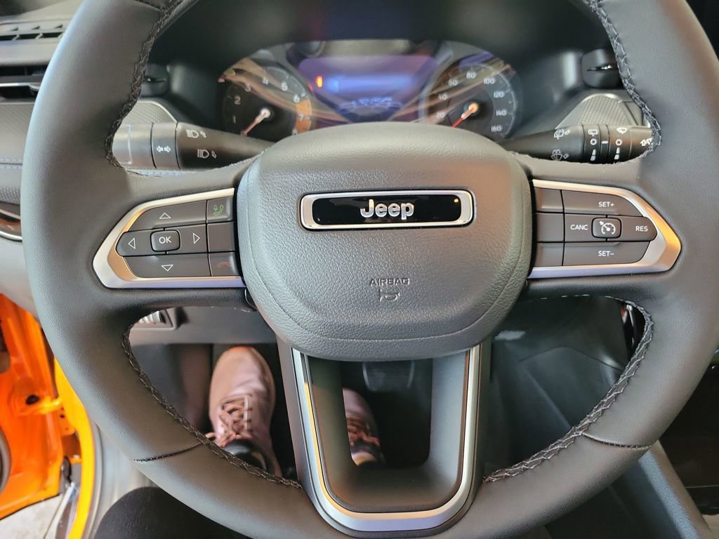 New 2026 Jeep Compass Latitude image 13