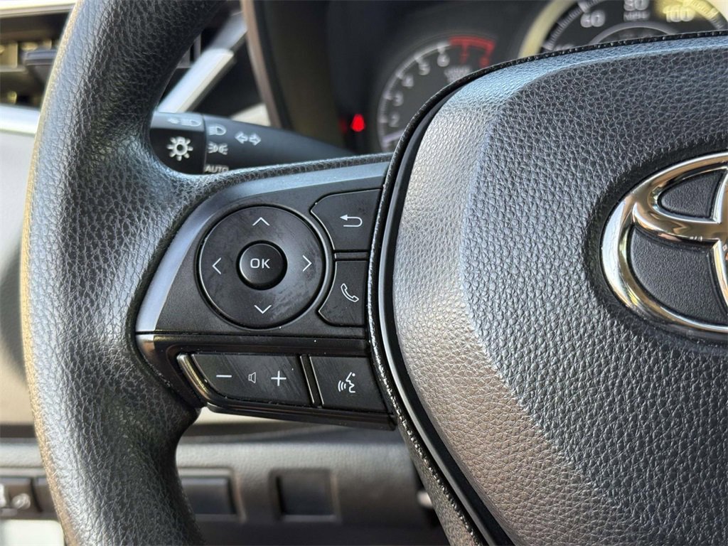 Used 2021 Toyota Corolla LE image 26