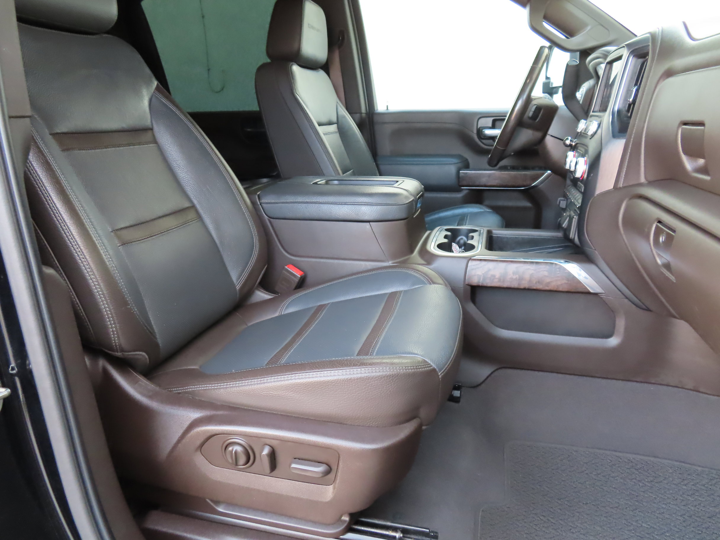 Used 2020 GMC Sierra 3500 Denali AWD/4WD image 15