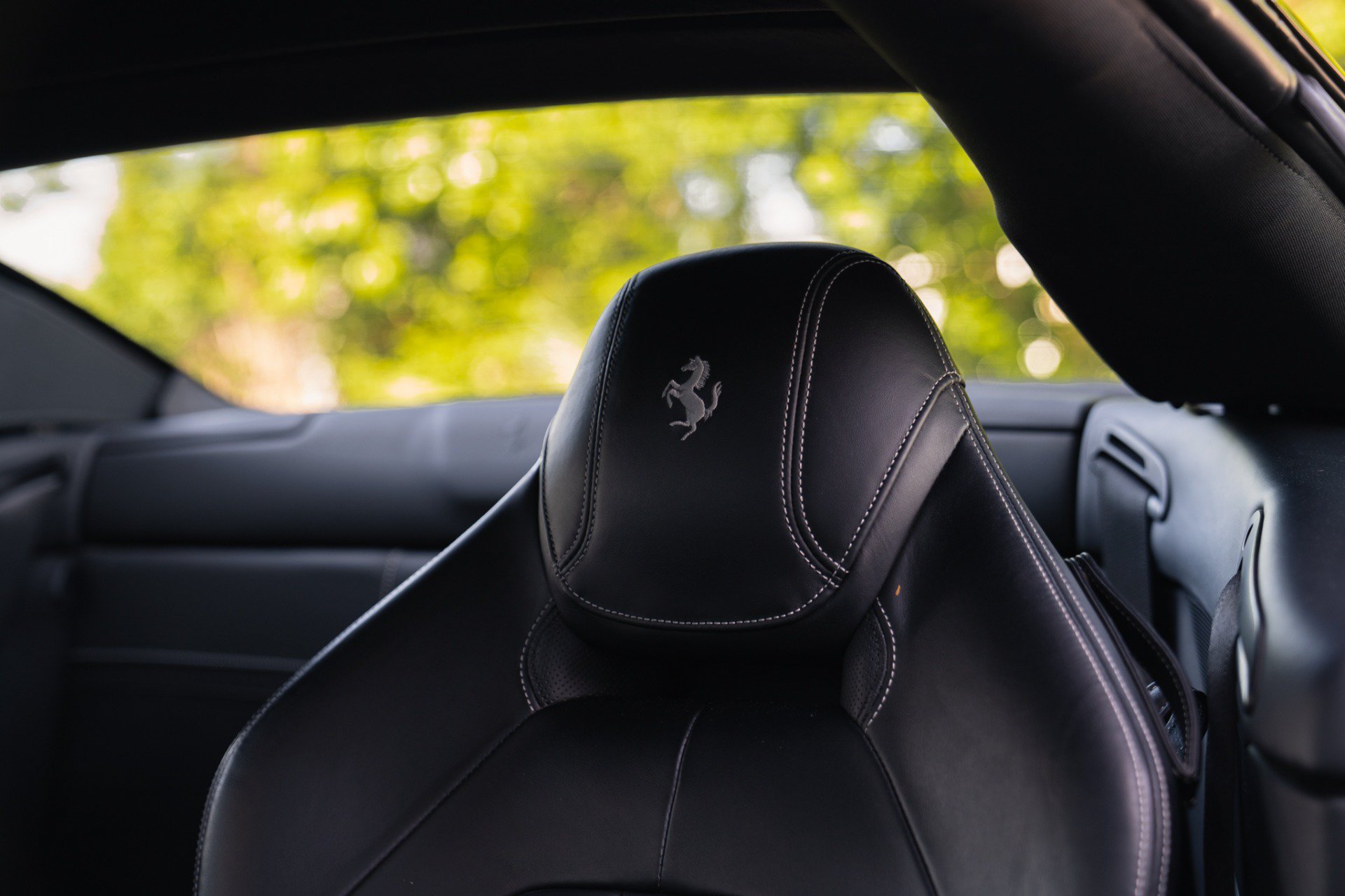 Used 2017 Ferrari California T RWD image 38