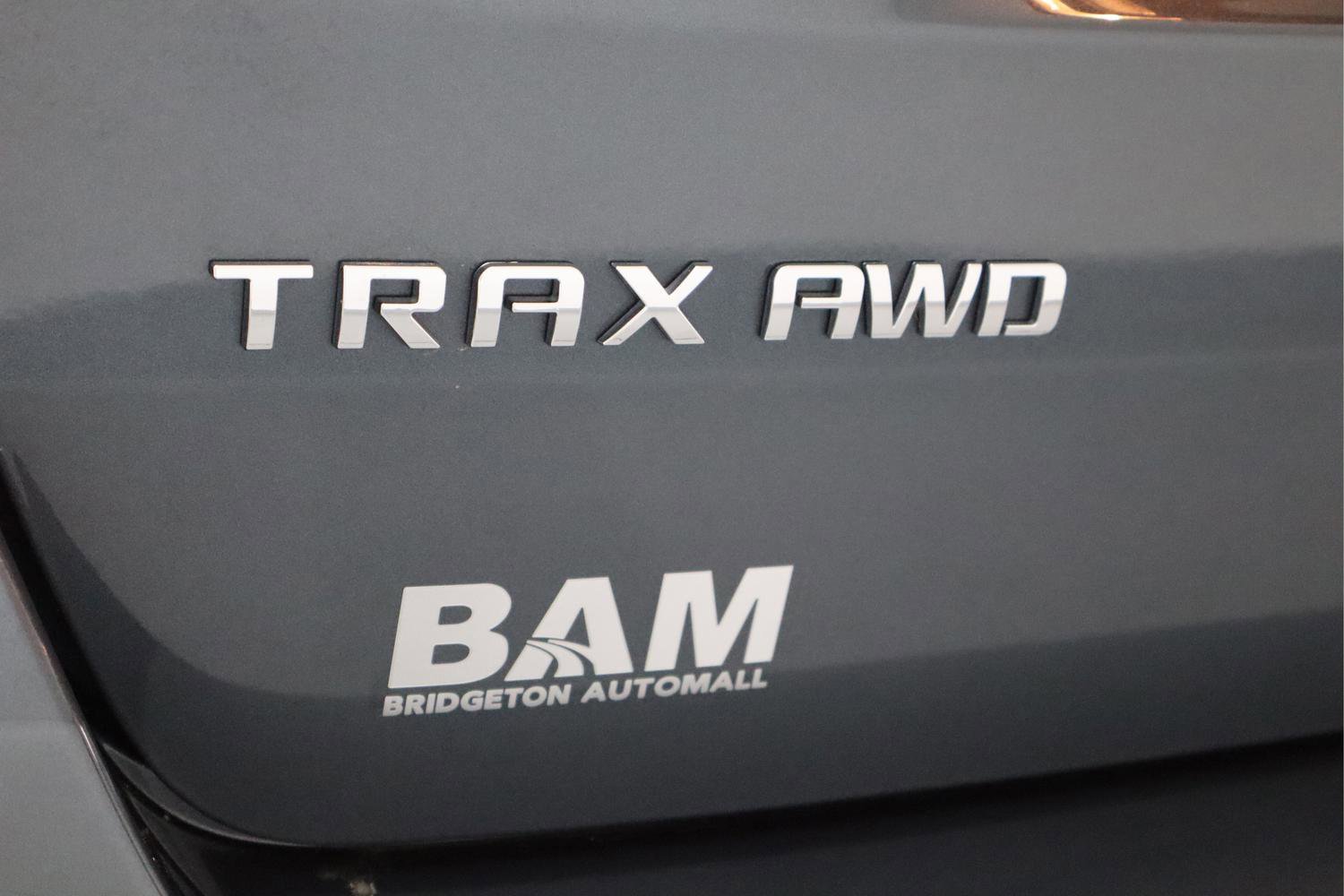 Used 2022 Chevrolet Trax LT w/ LT Convenience Package image 32