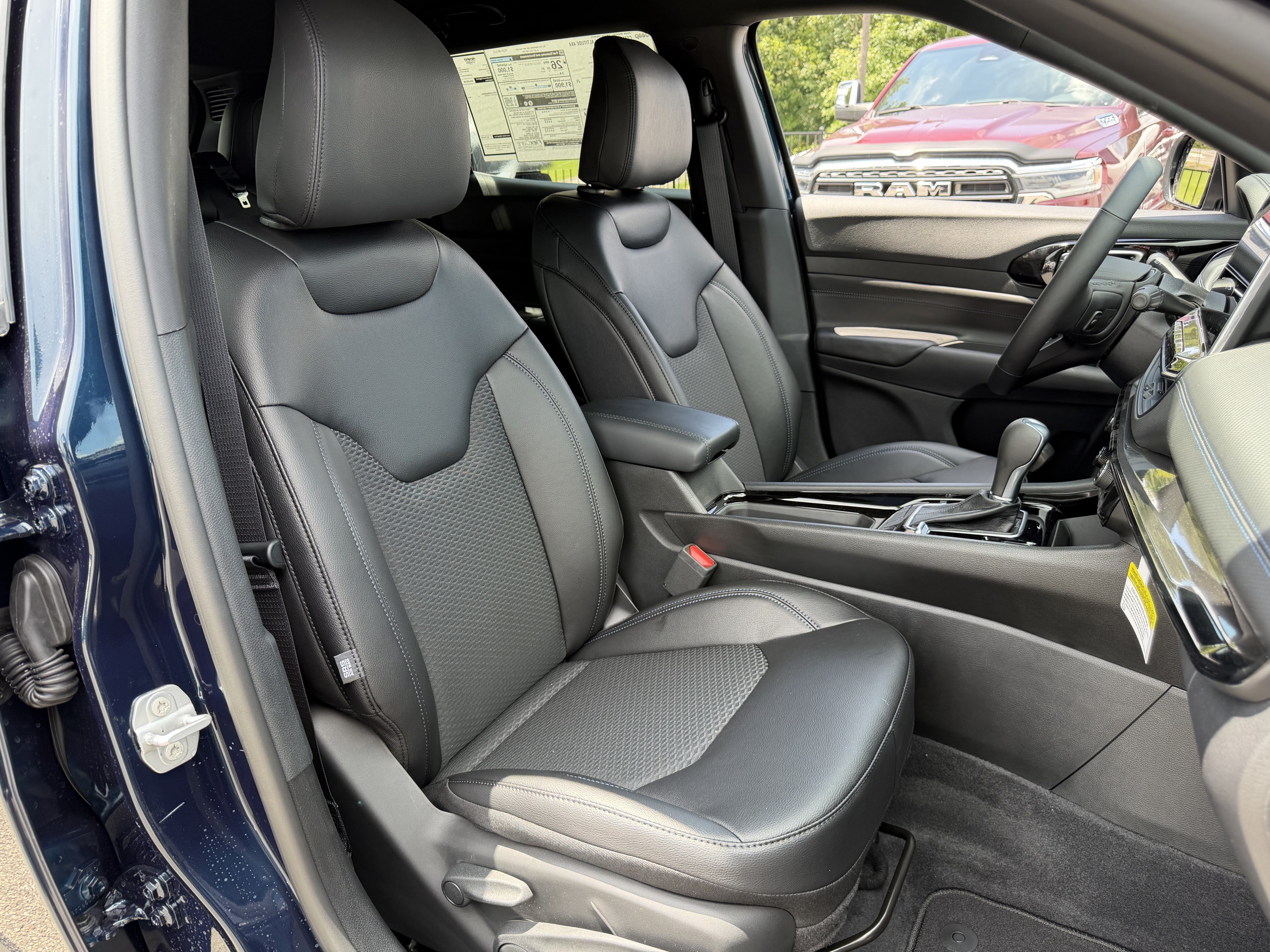 New 2026 Jeep Compass Latitude AWD/4WD image 33