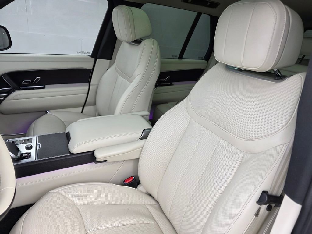 Used 2023 Land Rover Range Rover SE image 11