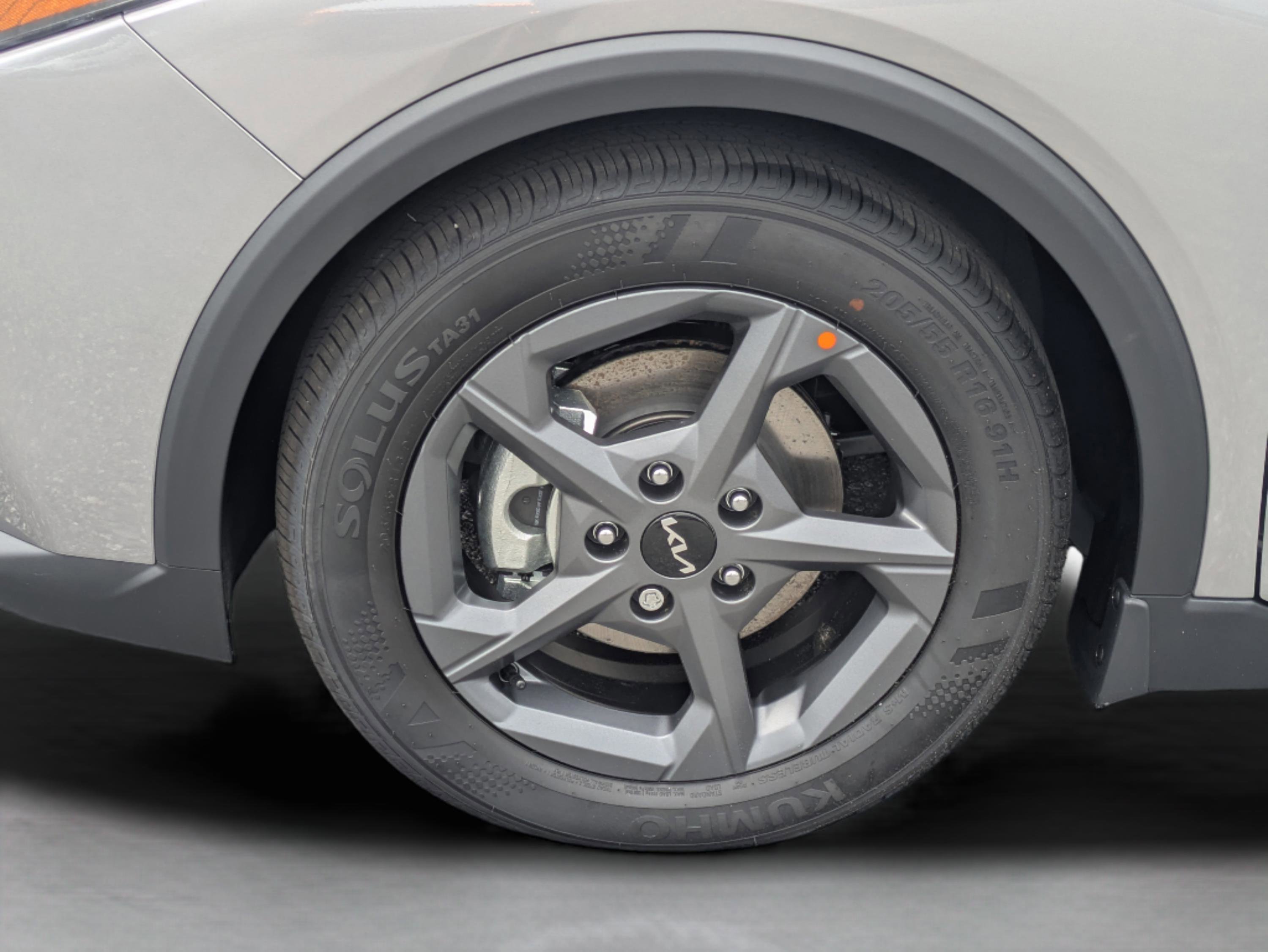 New 2026 Kia K4 LXS image 13
