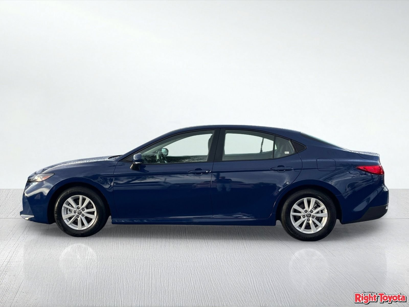 Used 2026 Toyota Camry LE FWD image 3