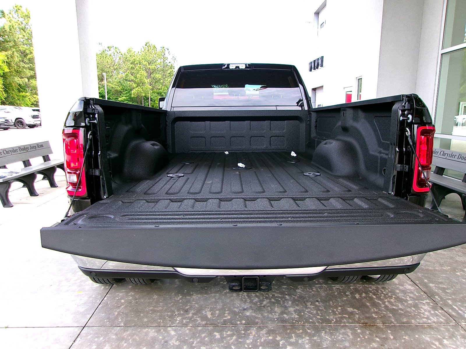 New 2026 RAM 3500 Big Horn AWD/4WD image 19