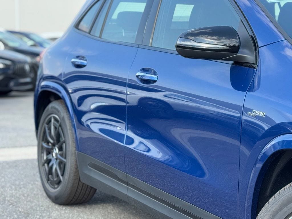 New 2025 Mercedes-Benz GLA 35 AMG 4MATIC image 5