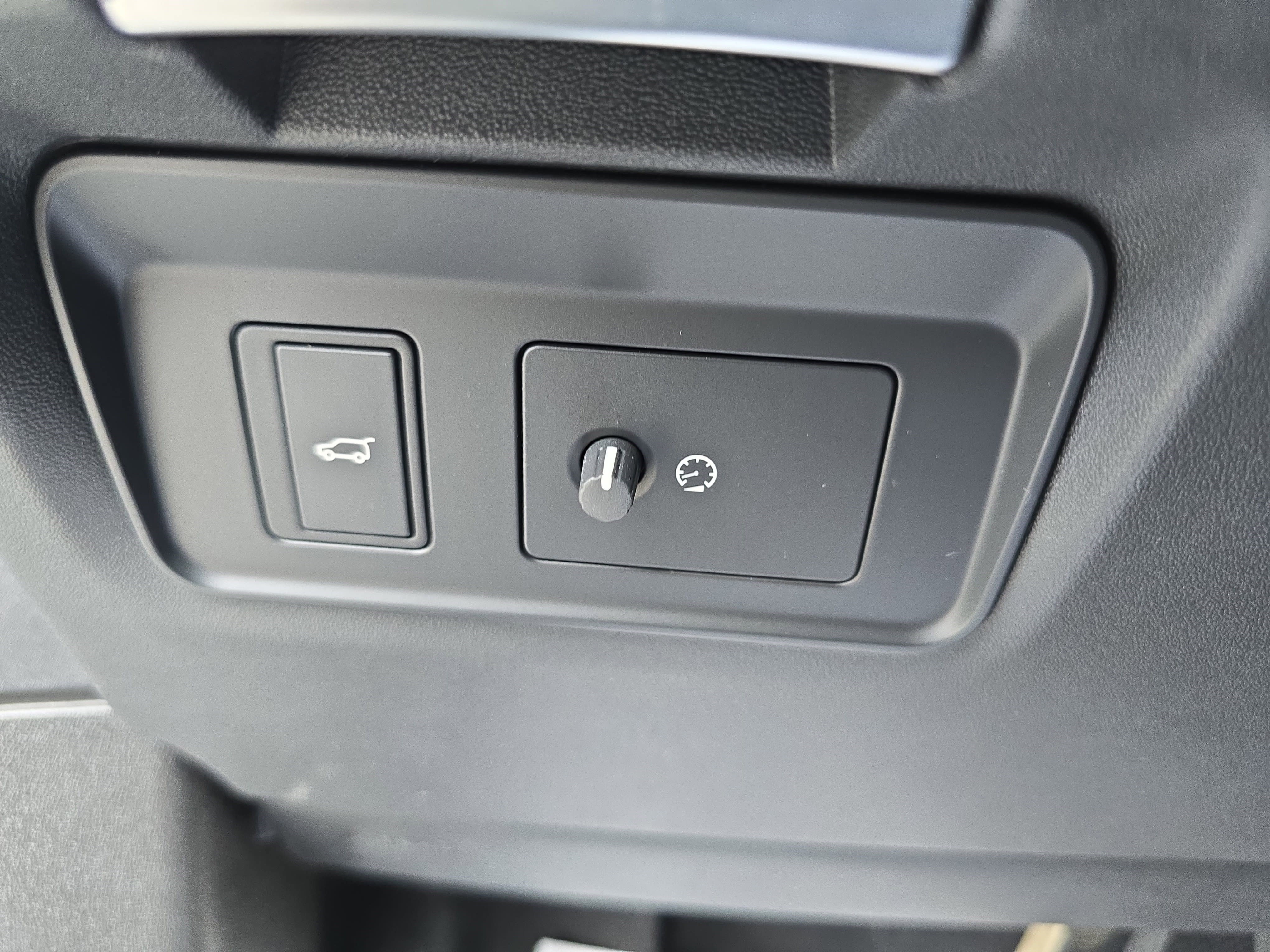 Used 2023 Land Rover Range Rover Evoque S image 25