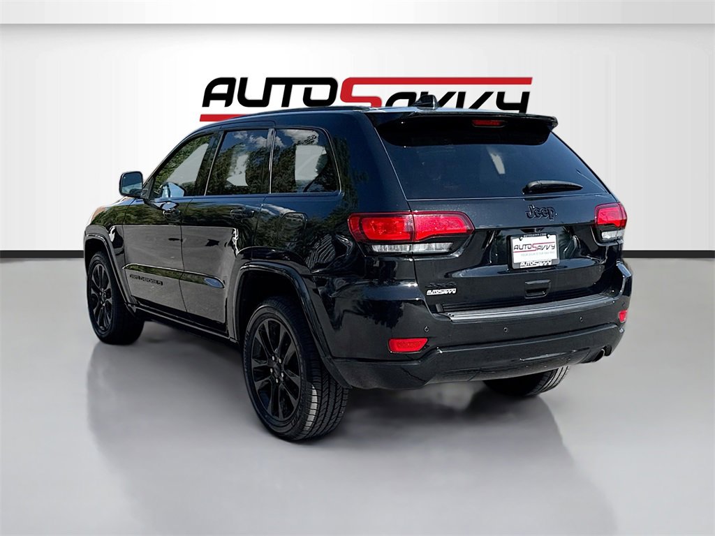 Used 2022 Jeep Grand Cherokee Laredo X image 5