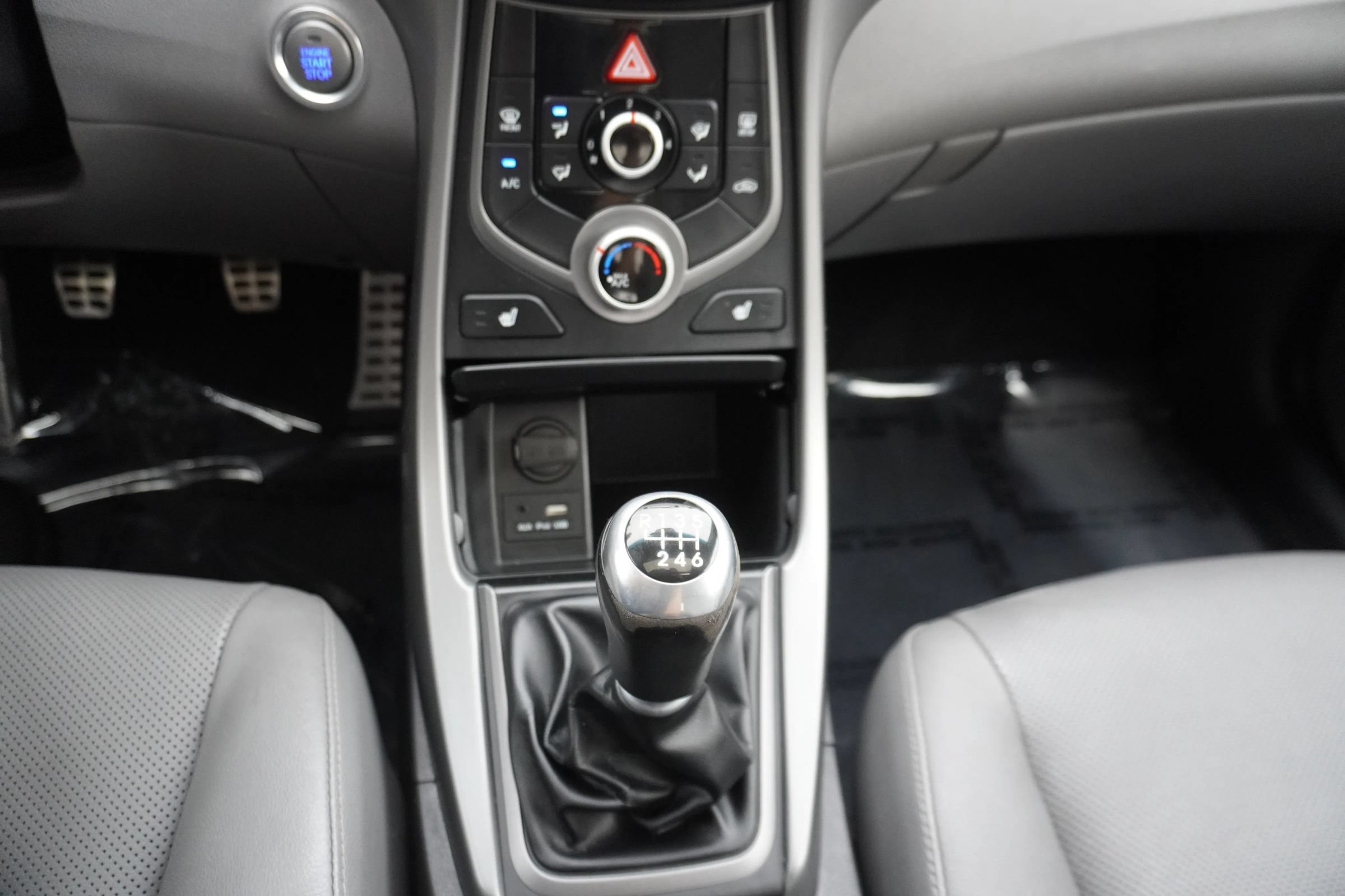 Used 2015 Hyundai Elantra Sport FWD image 22