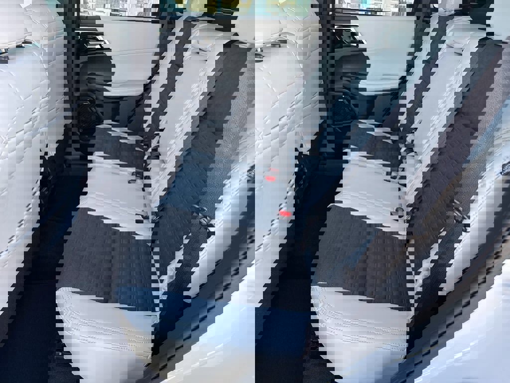 New 2025 Mitsubishi Outlander SE image 25