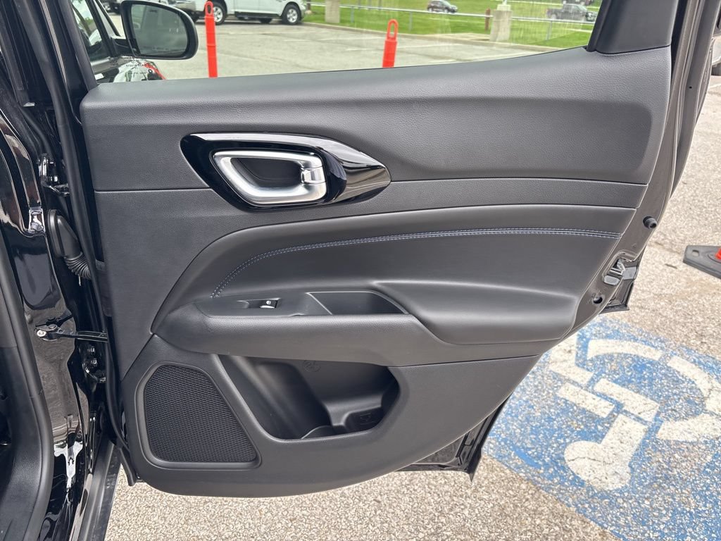 New 2026 Jeep Compass Latitude AWD/4WD image 40
