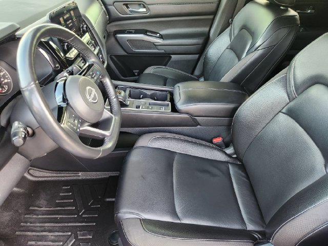Used 2022 Nissan Pathfinder SL FWD image 13