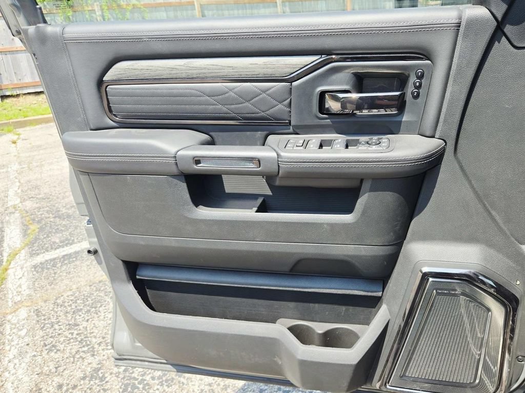 New 2026 RAM 3500 Limited AWD/4WD image 33