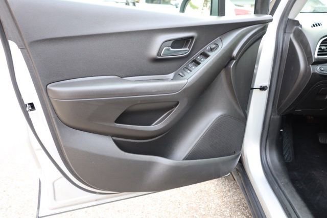 Used 2018 Chevrolet Trax LS image 15
