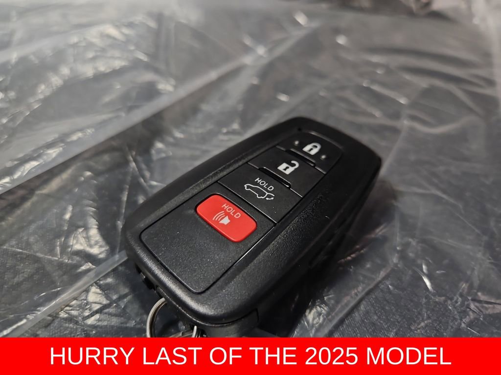 New 2025 Toyota RAV4 XLE image 28