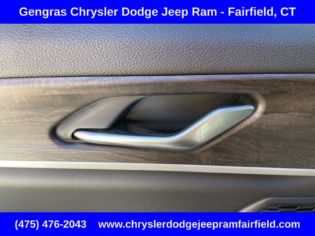 Certified 2026 Jeep Grand Cherokee Limited AWD/4WD image 37