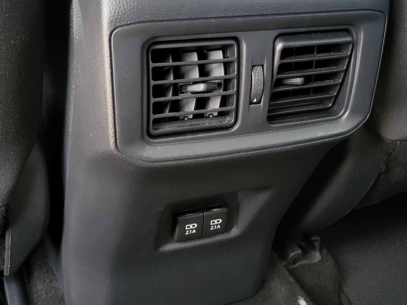 Used 2019 Toyota RAV4 XLE FWD image 14