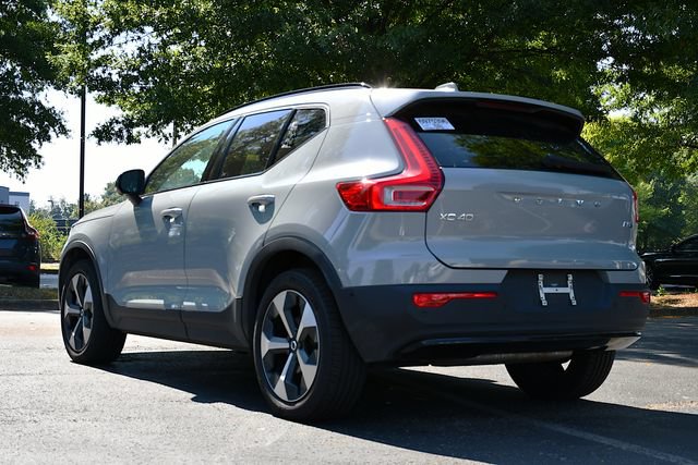 Certified 2026 Volvo XC40 B5 Plus AWD/4WD image 5
