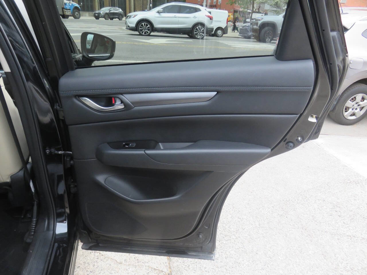 Used 2023 MAZDA CX-5 AWD 2.5 S w/ Select Package image 28