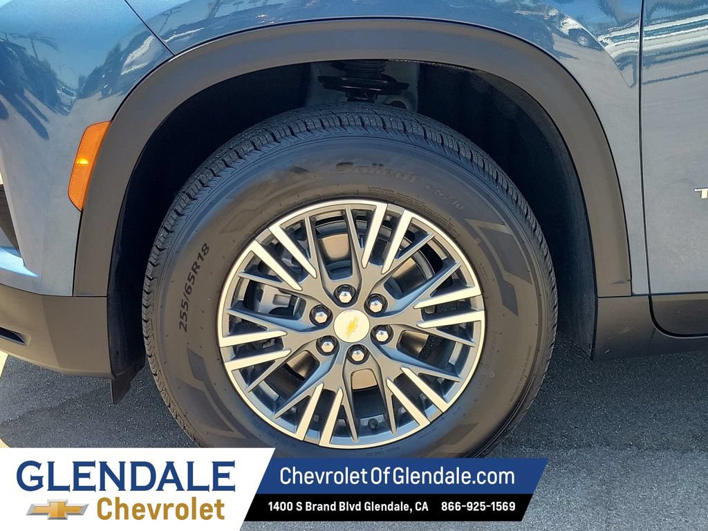 Certified 2025 Chevrolet Traverse LT FWD image 18