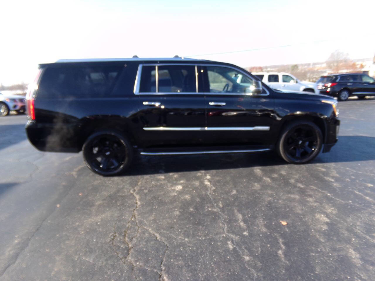 Used 2019 Cadillac Escalade ESV Luxury image 57