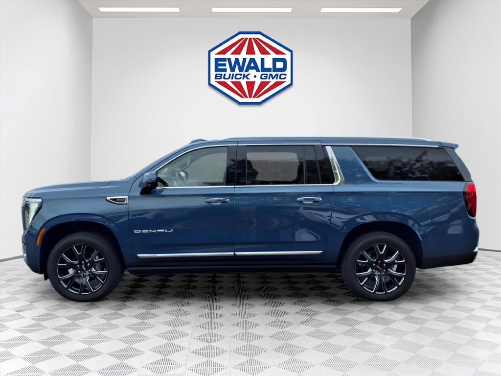 Certified 2026 GMC Yukon XL Denali w/ Denali Reserve Package AWD/4WD image 3