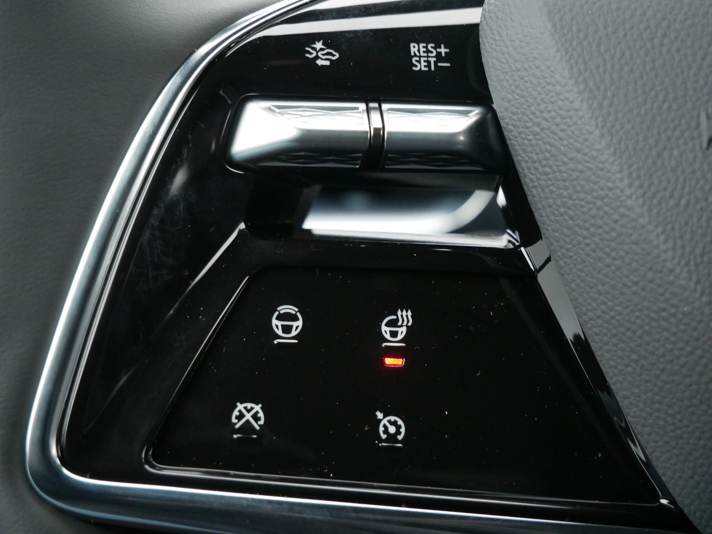 Used 2026 Cadillac Lyriq Premium Sport w/ LPO, Floor Liner Package AWD/4WD image 24